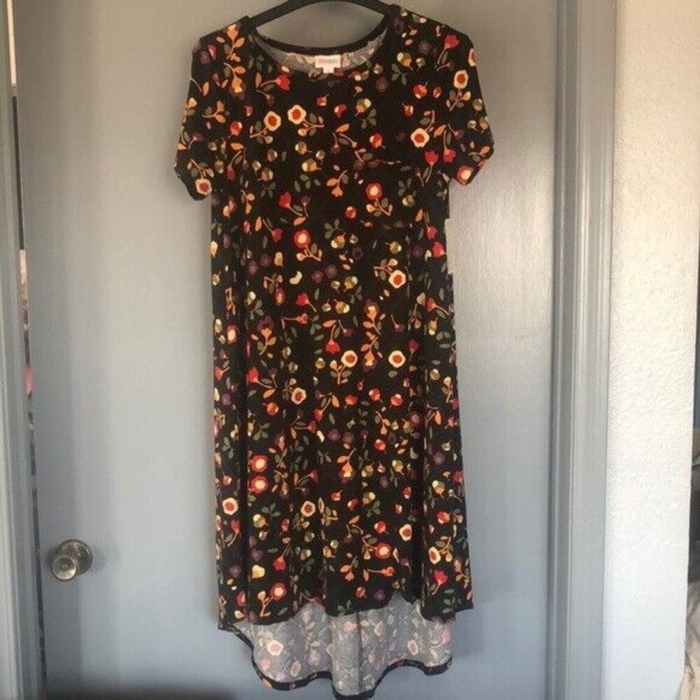 NWt Lularoe Small Carly Dress black orange yellow high low hem short sleeve